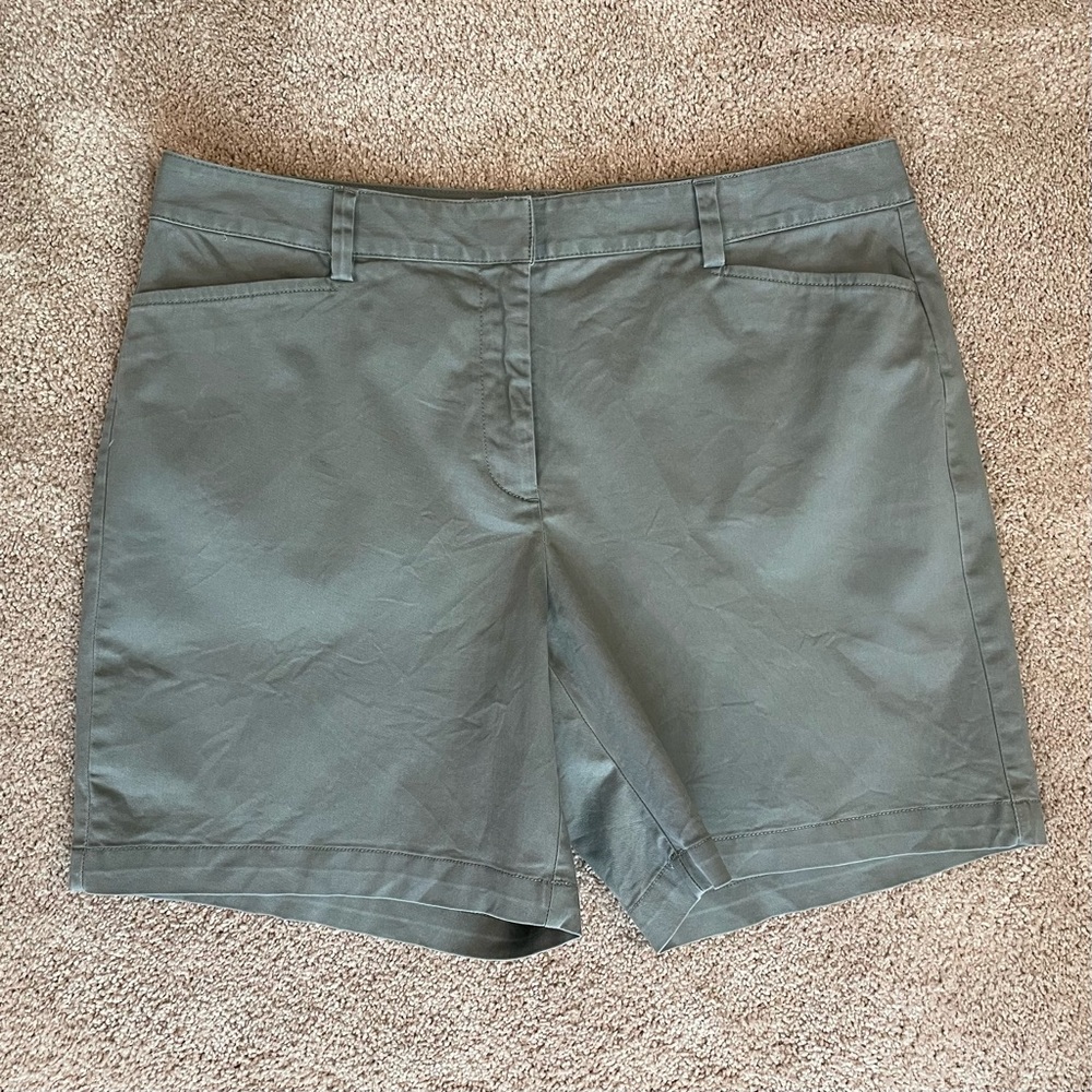 Lands End Midrise Casual Shorts Khaki Green Women’s Size 14
